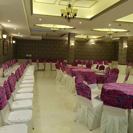 Hotel Posh Chandigarh Exterior photo