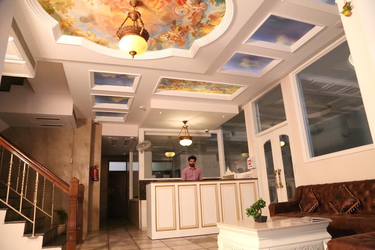 Hotel Posh Chandigarh Exterior photo