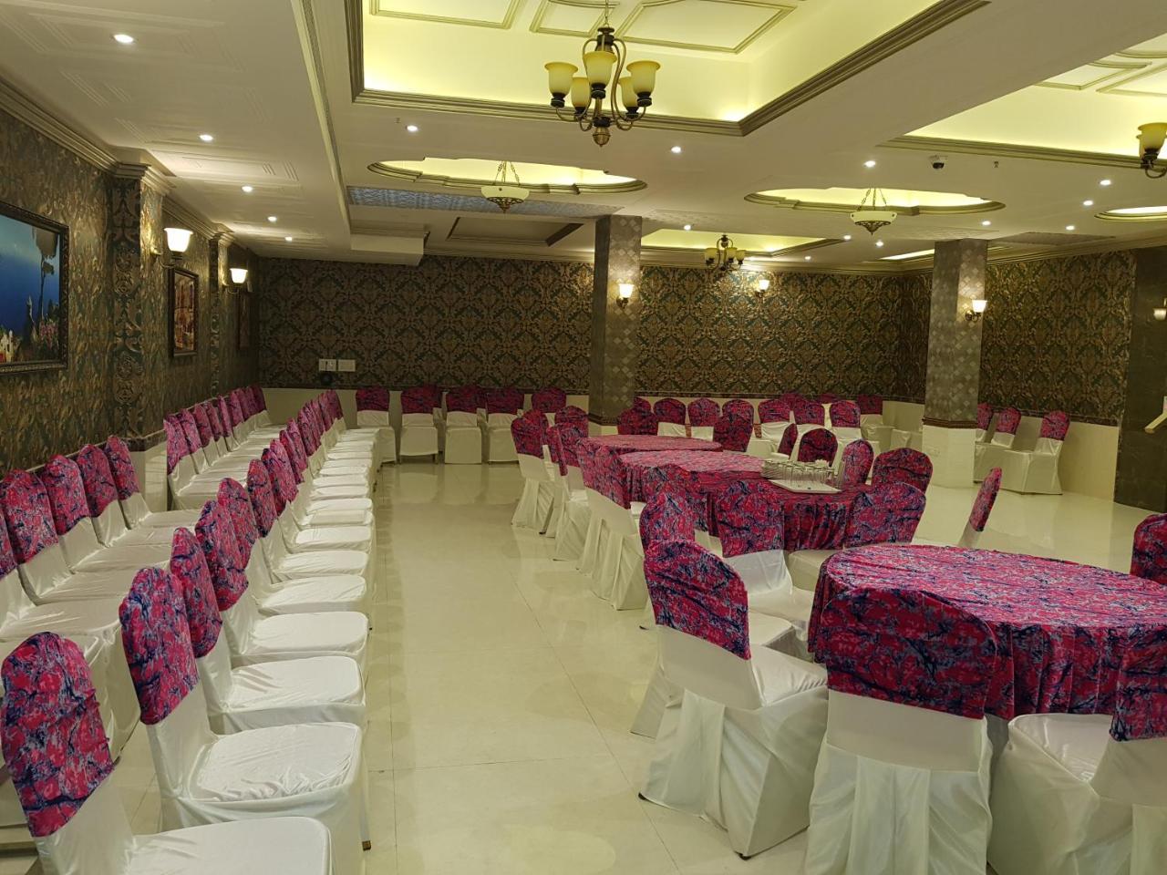 Hotel Posh Chandigarh Exterior photo